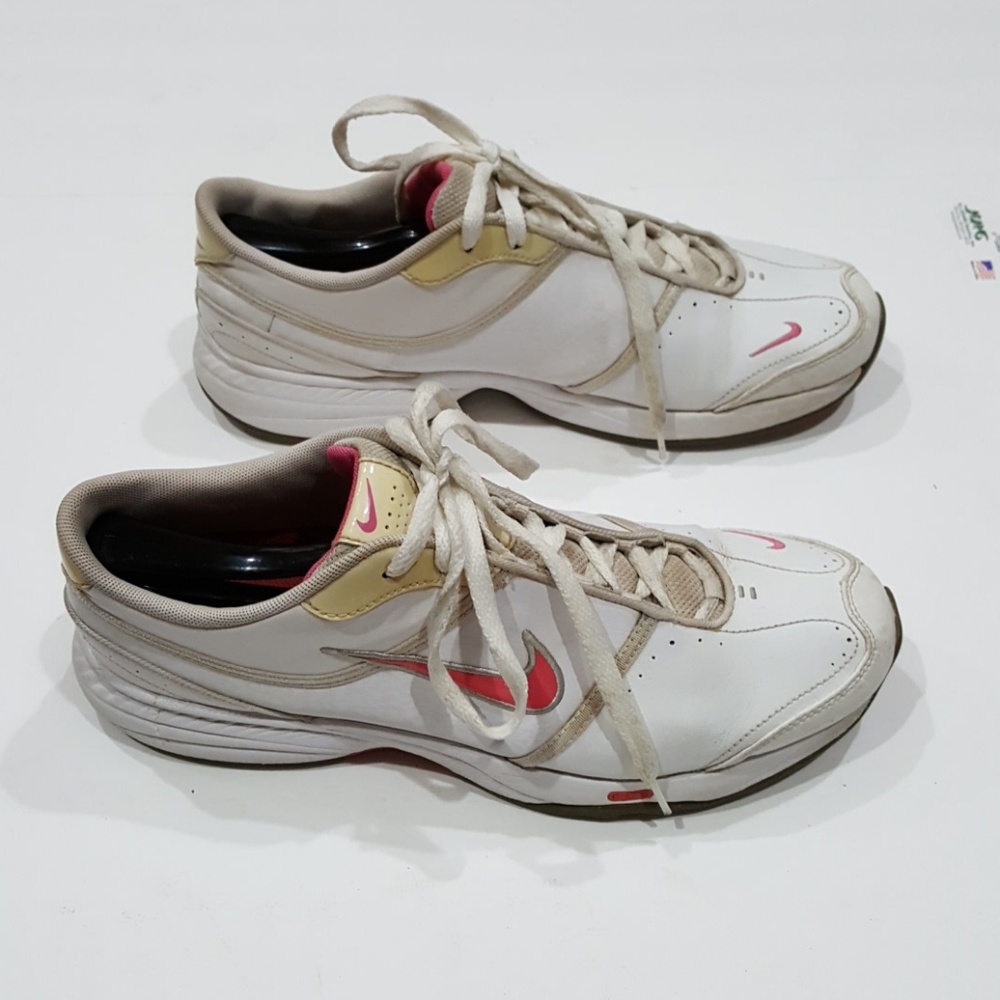 Nike women's shoes size 11 pink and white